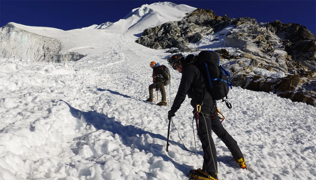 lobucheeastpeakclimbing