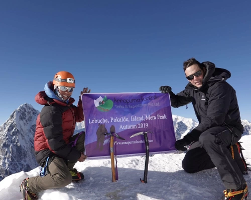 Lobuche East Summit